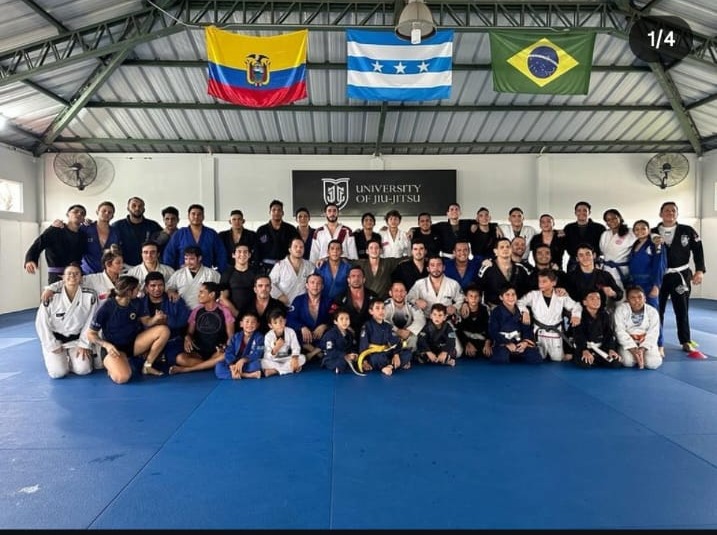 Integración completa de alumnos de University of Jiu-Jitsu